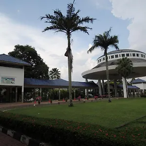 3* Resort Bukit Beruntung Golf & Country